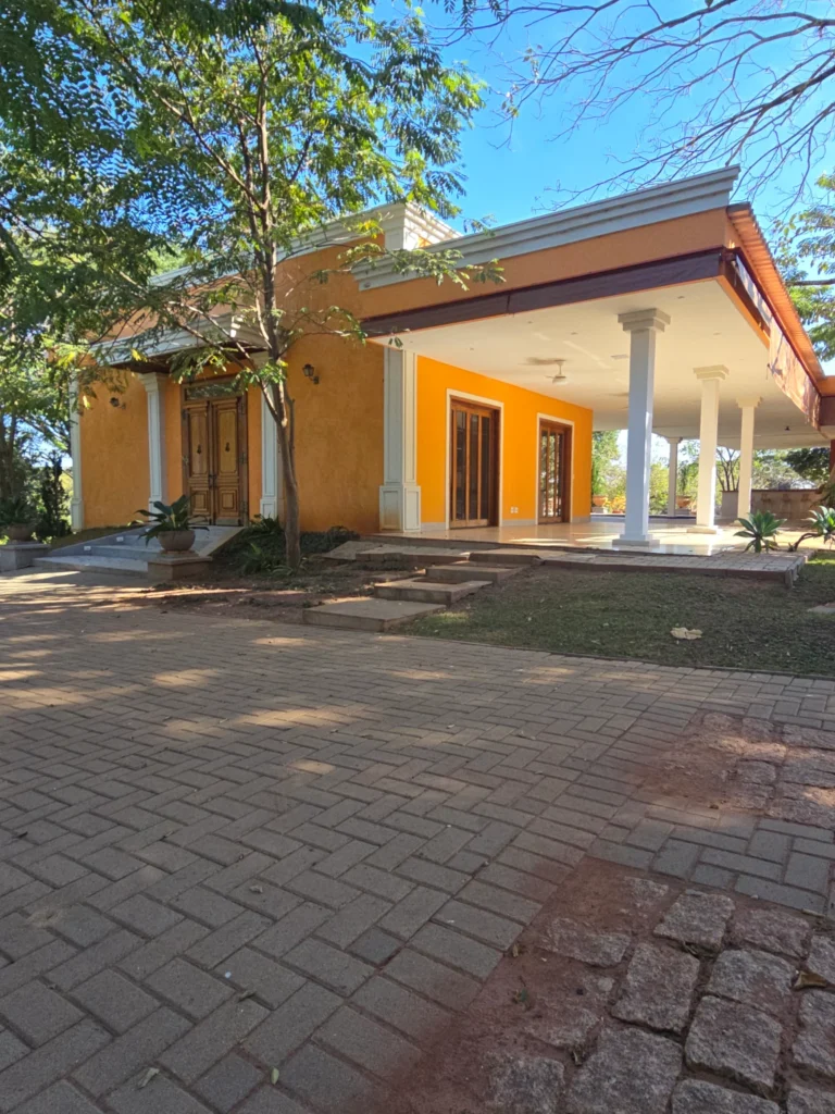 Villa Frascino sobre nós